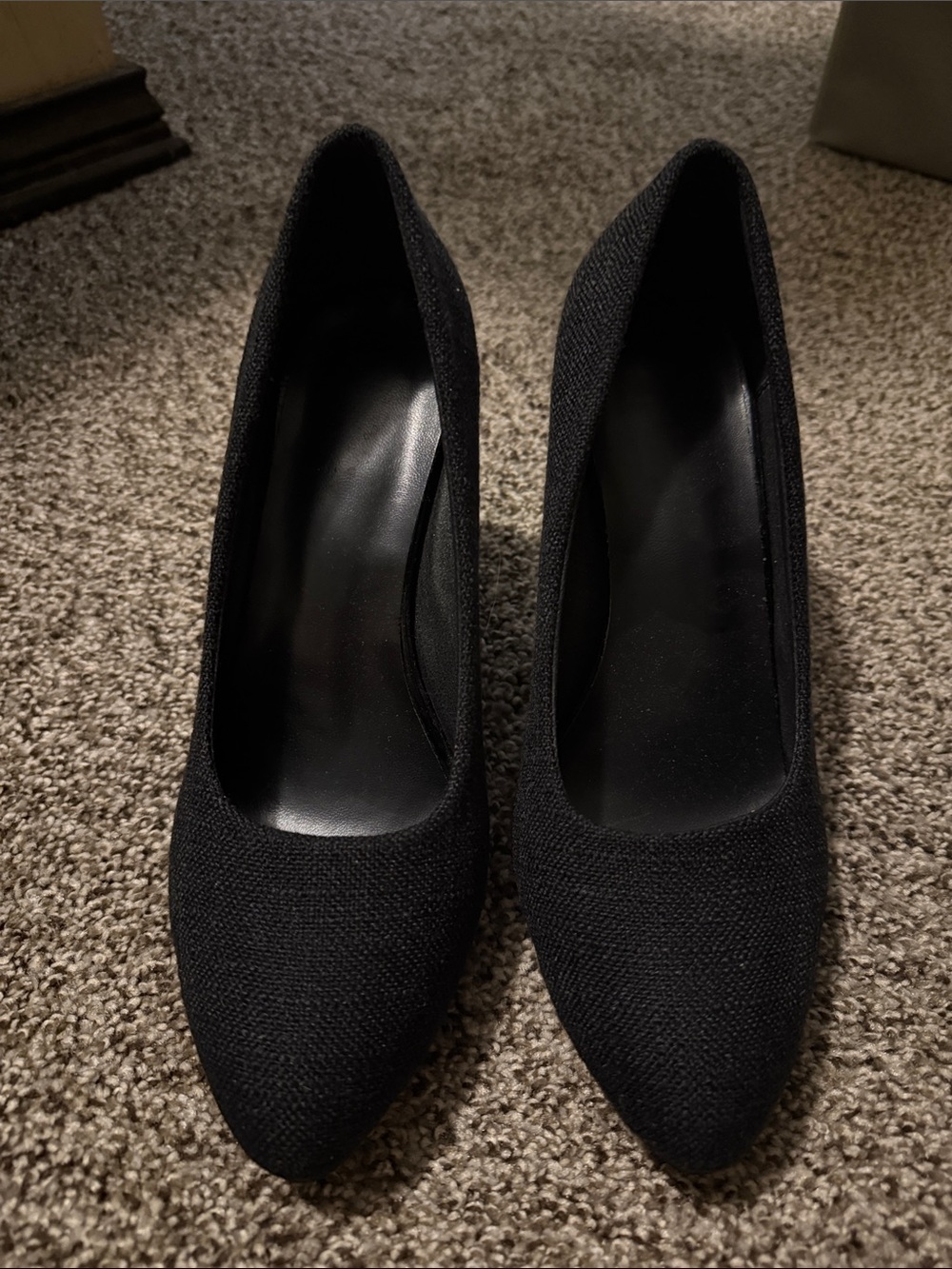 Classic Black Pointed-Toe Women's Pumps